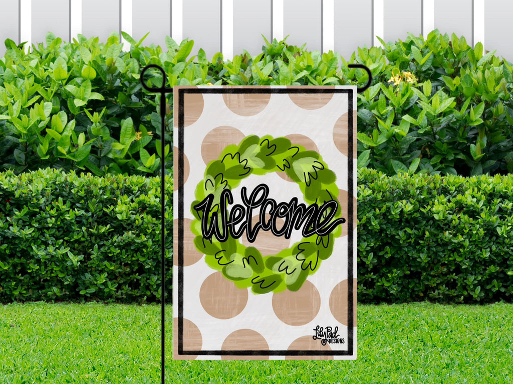 Khaki polkadot wreath - Garden Flag